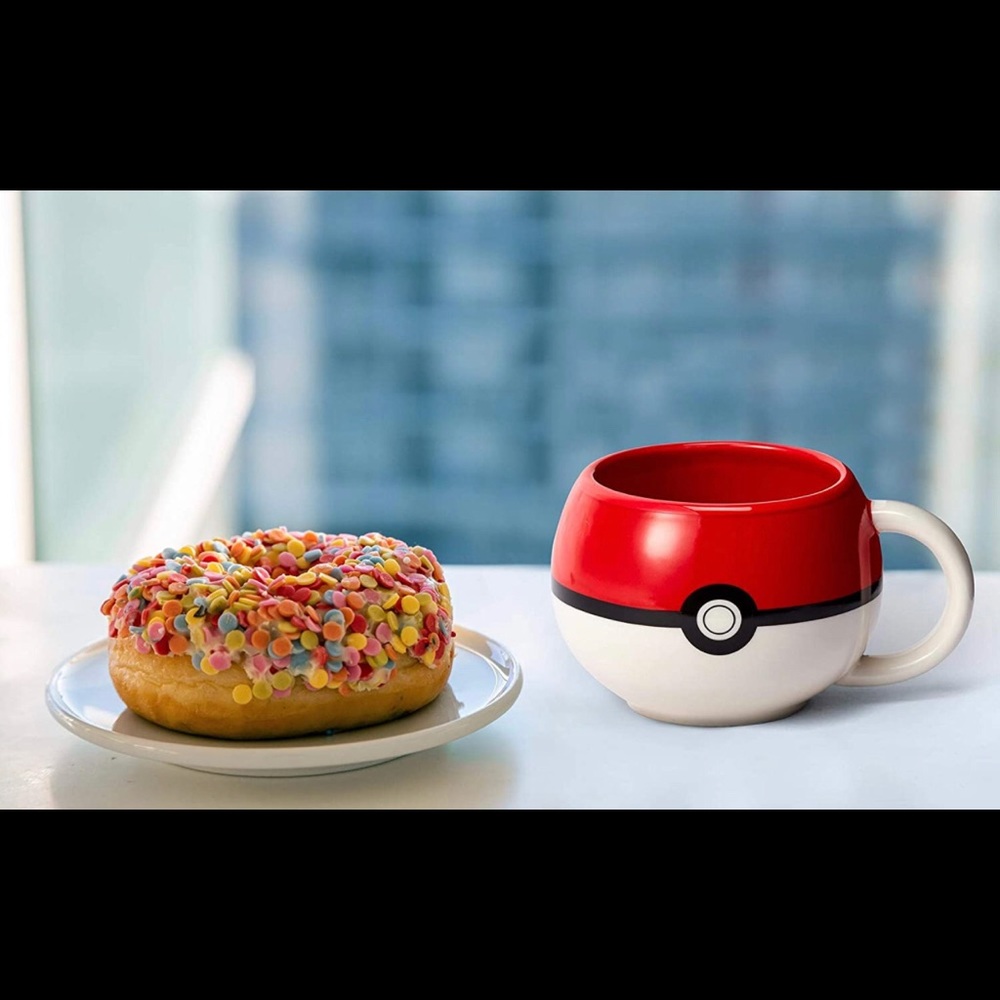 Pokémon Ball Mug -NWT